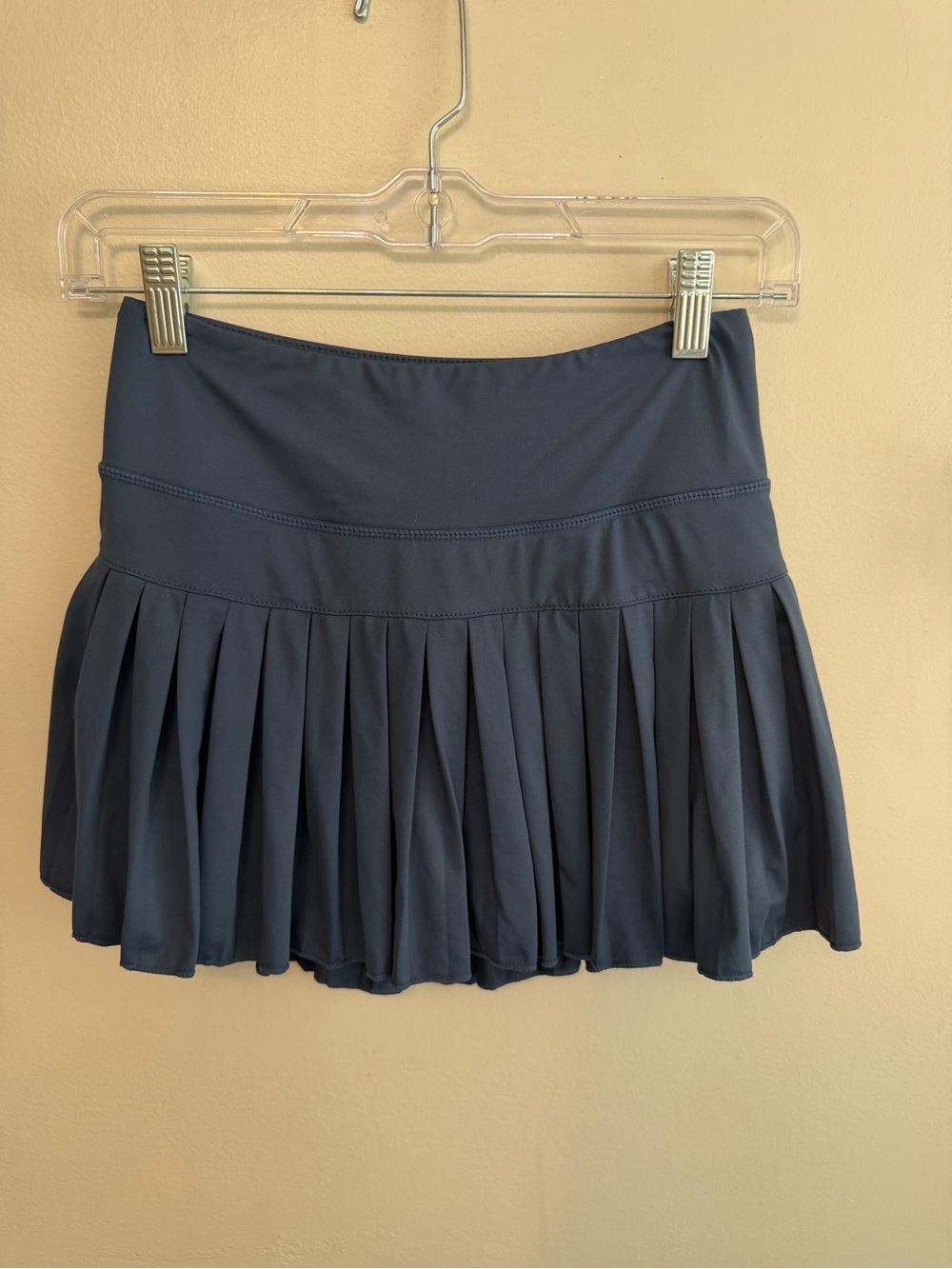 GOLDHINGE Pleated Tennis Skirt in Navy